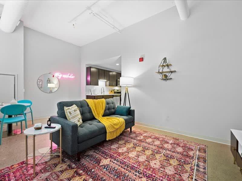 Cozysuites Historic 1Br, Downtown Питсбърг Екстериор снимка