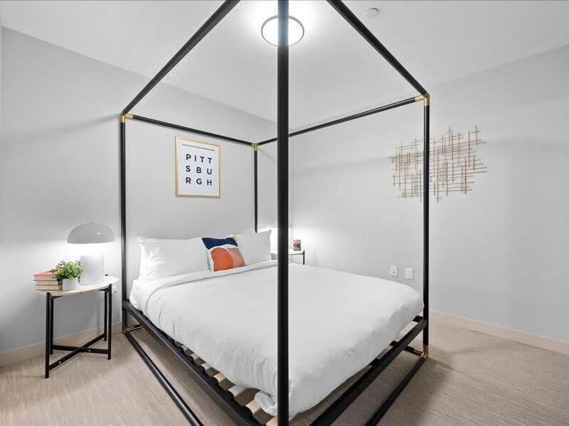 Cozysuites Historic 1Br, Downtown Питсбърг Екстериор снимка